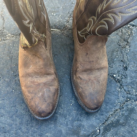 Brown cowboy boots from boot barn! - Picture 4 of 4